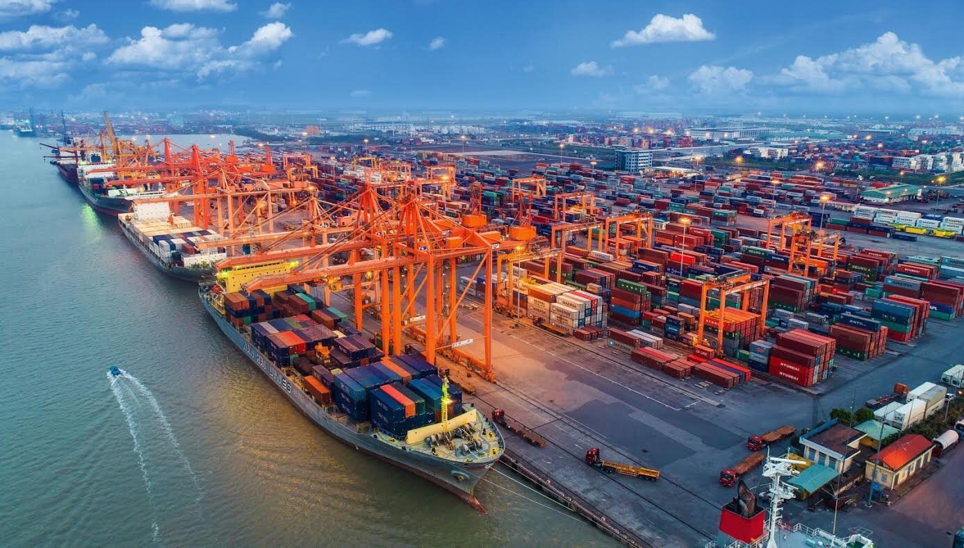 KINH TẾ VIỆT NAM VƯỢT 'CƠN GIÓ NGƯỢC', TẠO THẾ, LỰC VÀ NIỀM TIN ĐỂ VỮNG VÀNG TIẾN LÊN PHÍA TRƯỚC - Ảnh 7. KINH TẾ VIỆT NAM VƯỢT 'CƠN GIÓ NGƯỢC', TẠO THẾ, LỰC VÀ NIỀM TIN ĐỂ VỮNG VÀNG TIẾN LÊN PHÍA TRƯỚC - Ảnh 7.