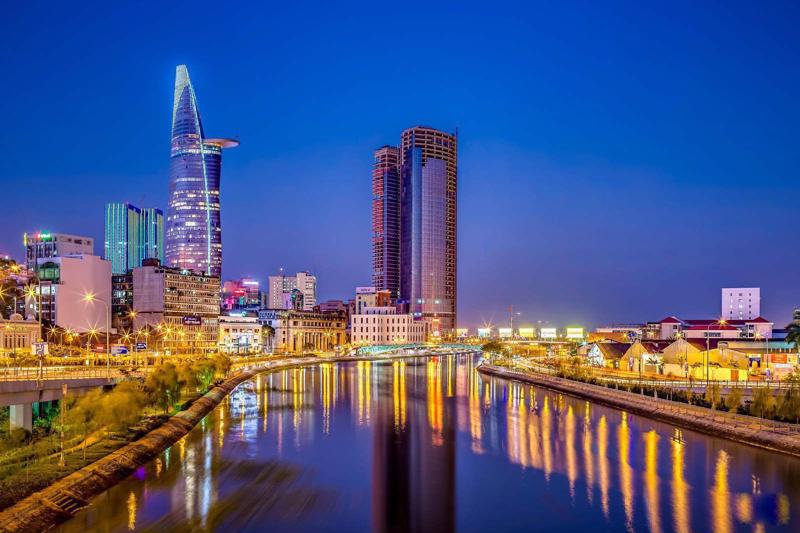 KINH TẾ VIỆT NAM VƯỢT 'CƠN GIÓ NGƯỢC', TẠO THẾ, LỰC VÀ NIỀM TIN ĐỂ VỮNG VÀNG TIẾN LÊN PHÍA TRƯỚC - Ảnh 5. KINH TẾ VIỆT NAM VƯỢT 'CƠN GIÓ NGƯỢC', TẠO THẾ, LỰC VÀ NIỀM TIN ĐỂ VỮNG VÀNG TIẾN LÊN PHÍA TRƯỚC - Ảnh 5.