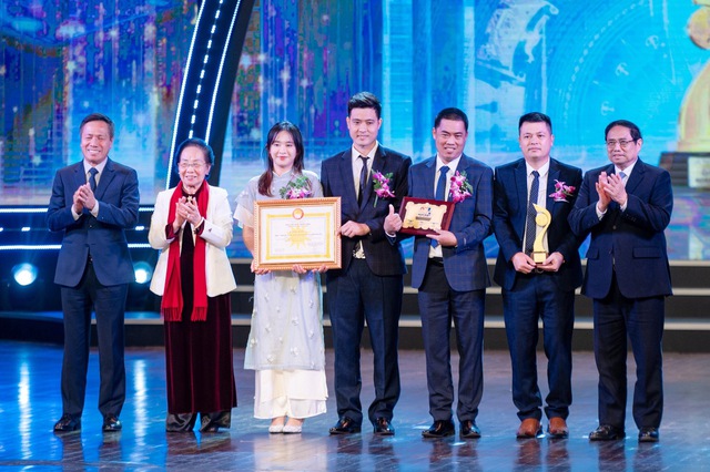 Kế thừa, phát huy truyền thống chăm lo, tiến cử, tôn vinh và trọng dụng nhân tài- Ảnh 3. Kế thừa, phát huy truyền thống chăm lo, tiến cử, tôn vinh và trọng dụng nhân tài- Ảnh 3.
