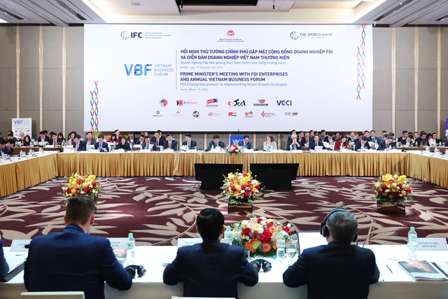Thủ tướng: Việt Nam cam kết '3 bảo đảm', đẩy mạnh '3 đột phá' và thực hiện '3 tăng cường' với nhà đầu tư- Ảnh 12. Thủ tướng: Việt Nam cam kết '3 bảo đảm', đẩy mạnh '3 đột phá' và thực hiện '3 tăng cường' với nhà đầu tư- Ảnh 12.