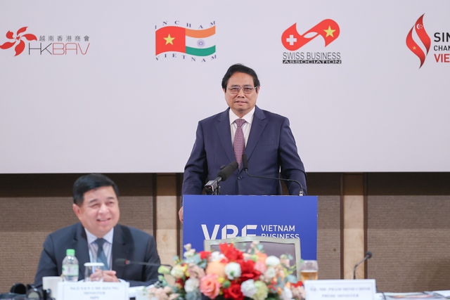 Thủ tướng: Việt Nam cam kết '3 bảo đảm', đẩy mạnh '3 đột phá' và thực hiện '3 tăng cường' với nhà đầu tư- Ảnh 11. Thủ tướng: Việt Nam cam kết '3 bảo đảm', đẩy mạnh '3 đột phá' và thực hiện '3 tăng cường' với nhà đầu tư- Ảnh 11.