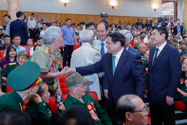 Thủ tướng dự gặp mặt, tri ân những người trực tiếp tham gia Chiến dịch Điện Biên Phủ- Ảnh 3. Thủ tướng dự gặp mặt, tri ân những người trực tiếp tham gia Chiến dịch Điện Biên Phủ- Ảnh 3.