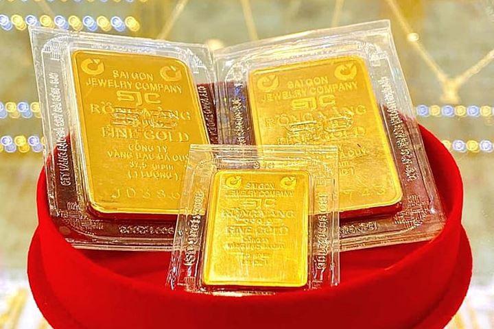 Ngân hàng Nhà nước đề nghị công an vào cuộc xử lý các đối tượng tung tin thất thiệt gây rối loạn thị trường vàng.