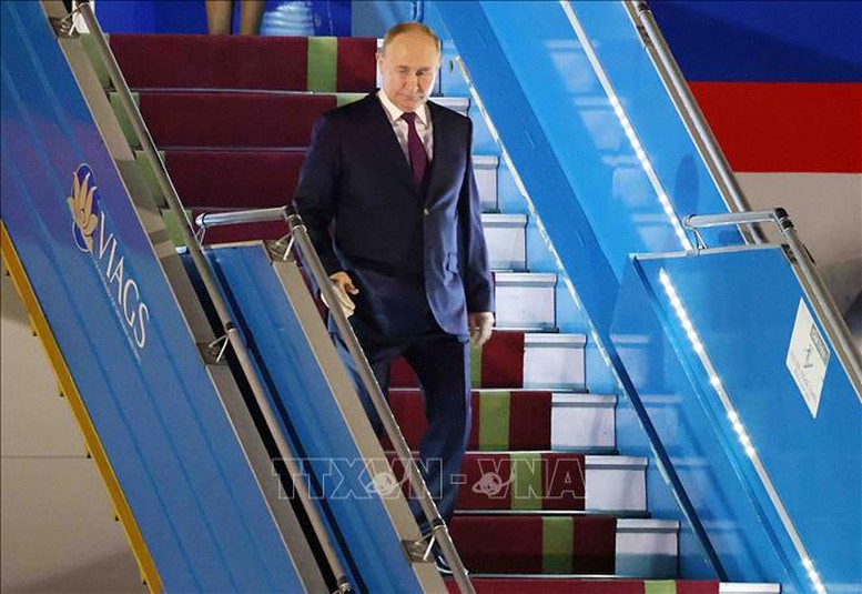 Tổng thống Nga Vladimir Putin đến Hà Nội, bắt đầu thăm cấp Nhà nước tới Việt Nam- Ảnh 2. Tổng thống Nga Vladimir Putin đến Hà Nội, bắt đầu thăm cấp Nhà nước tới Việt Nam- Ảnh 2.