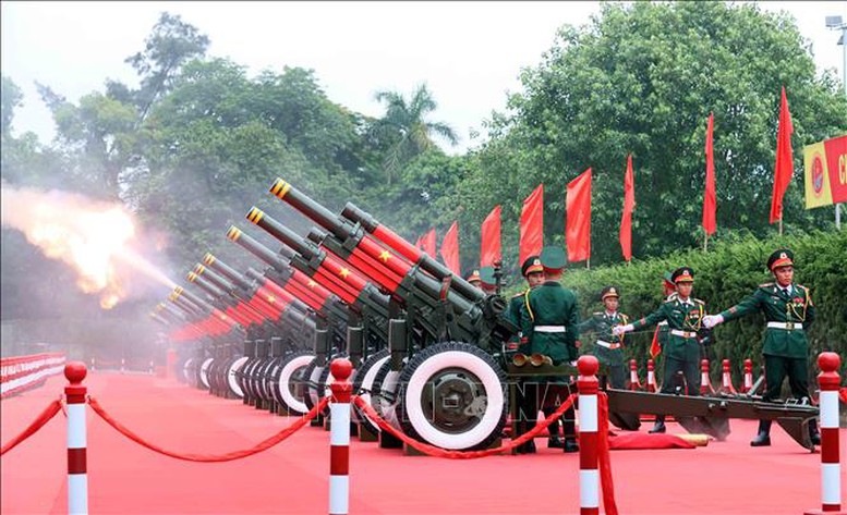 Lễ đón chính thức Tổng thống LB Nga Vladimir Putin thăm cấp Nhà nước tới Việt Nam- Ảnh 3. Lễ đón chính thức Tổng thống LB Nga Vladimir Putin thăm cấp Nhà nước tới Việt Nam- Ảnh 3.