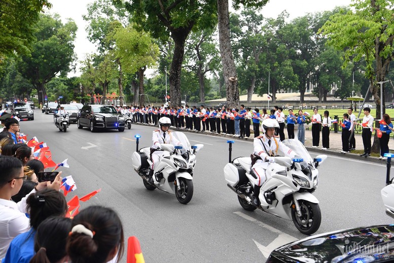 Lễ đón chính thức Tổng thống LB Nga Vladimir Putin thăm cấp Nhà nước tới Việt Nam- Ảnh 2. Lễ đón chính thức Tổng thống LB Nga Vladimir Putin thăm cấp Nhà nước tới Việt Nam- Ảnh 2.