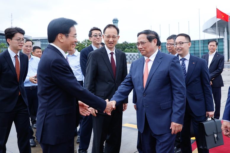 Thủ tướng Phạm Minh Chính lên đường dự Hội nghị của Diễn đàn Kinh tế thế giới và làm việc tại Trung Quốc- Ảnh 2. Thủ tướng Phạm Minh Chính lên đường dự Hội nghị của Diễn đàn Kinh tế thế giới và làm việc tại Trung Quốc- Ảnh 2.