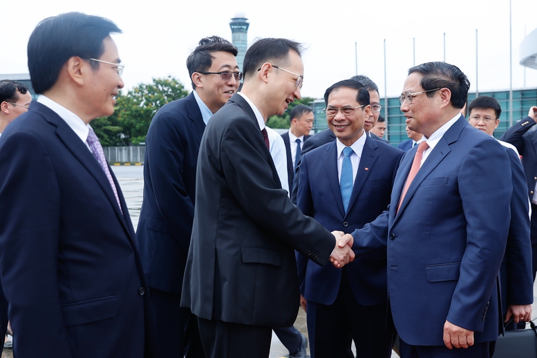 Thủ tướng Phạm Minh Chính lên đường dự Hội nghị của Diễn đàn Kinh tế thế giới và làm việc tại Trung Quốc- Ảnh 3. Thủ tướng Phạm Minh Chính lên đường dự Hội nghị của Diễn đàn Kinh tế thế giới và làm việc tại Trung Quốc- Ảnh 3.