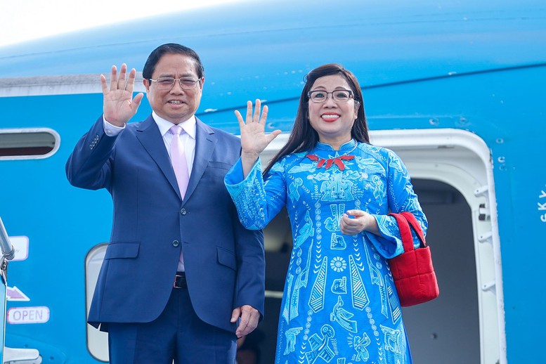 Thủ tướng Phạm Minh Chính và Phu nhân lên đường thăm chính thức Hàn Quốc- Ảnh 1. Thủ tướng Phạm Minh Chính và Phu nhân lên đường thăm chính thức Hàn Quốc- Ảnh 1.