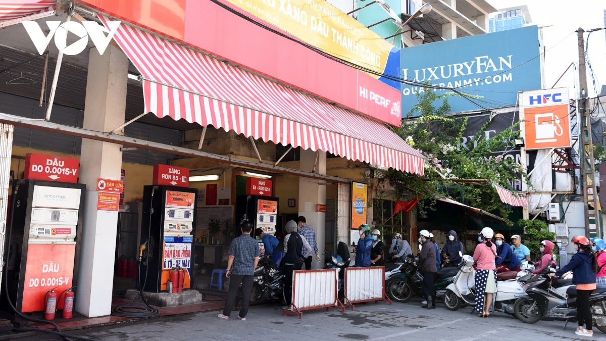 giá xăng e5ron92 tăng 340 đồng lít từ 15 giờ chiều nay 3 4 hình ảnh 1 gia xang e5ron92 tang 340 dong lit tu 15 gio chieu nay 3 4 hinh anh 1