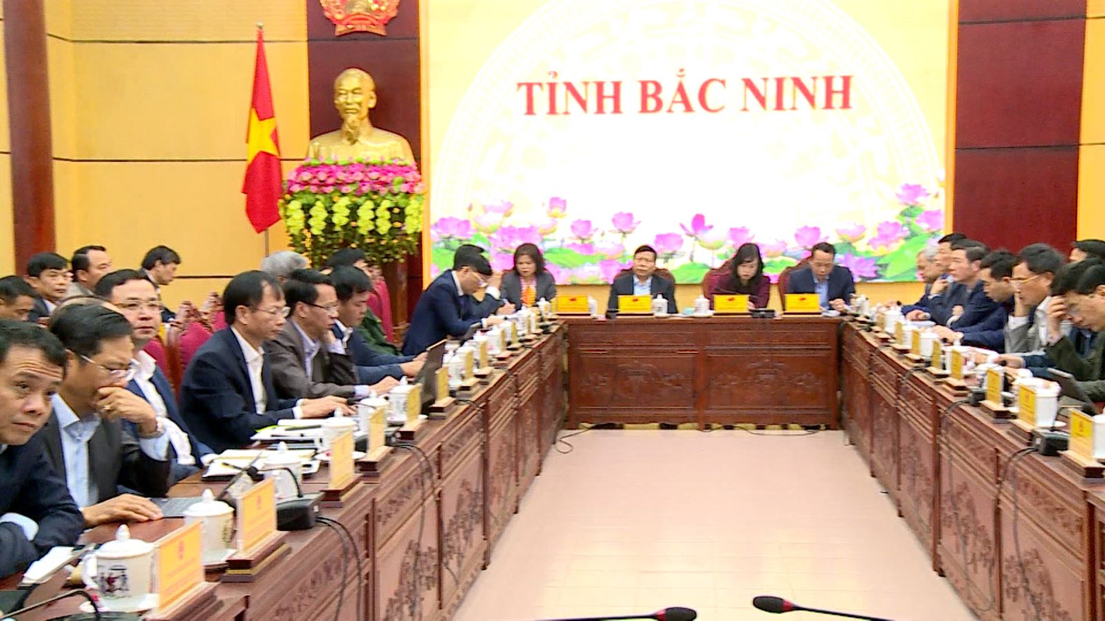 Description: http://baochinhphu.vn/Uploaded/nguyenxuanhong/2018_05_04/Hoi%20nghi%201.jpg?maxwidth=460