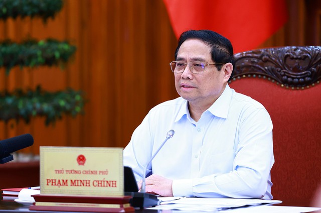 Thủ tướng: Không để thiếu điện cho sản xuất, kinh doanh, tiêu dùng trong bất kỳ hoàn cảnh nào- Ảnh 1.