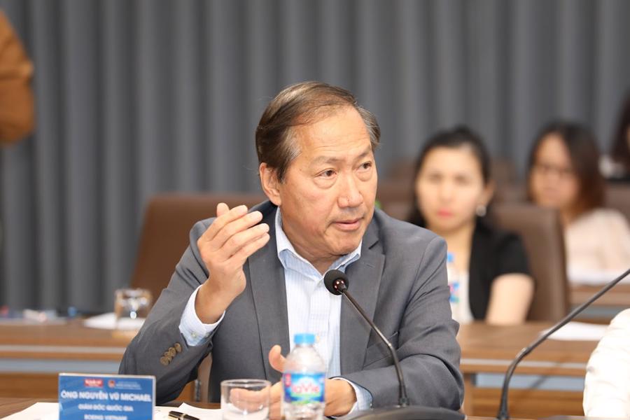 Ông Nguyễn Vũ Michael, Giám đốc Boeing Việt Nam, chia sẻ rằng ông cảm thấy rất tiếc khi có nhiều doanh nghiệp Mỹ đã tới Việt Nam, các doanh nghiệp này cũng đánh giá rất cao các cơ hội hợp tác, nguồn nhân lực trẻ trung, năng động, nhưng vì nhiều lý do họ đã không ở lại. Đây là điều rất đáng tiếc. Ông Nguyễn Vũ Michael cho rằng, Việt Nam cần hỗ trợ nhiều hơn nữa với doanh nghiệp SME để những doanh nghiệp này tận dụng được thời cơ, tăng cường hợp tác với doanh nghiệp Mỹ. 