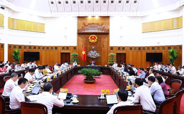 Thủ tướng chủ trì cuộc họp của Thường trực Chính phủ về kiểm soát lạm phát, thúc đẩy tăng trưởng- Ảnh 2.