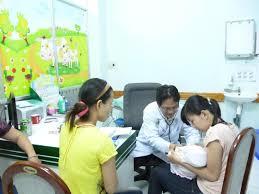 Không cần xuất trình giấy khai sinh khi KCB cho trẻ dưới 6 tuổi