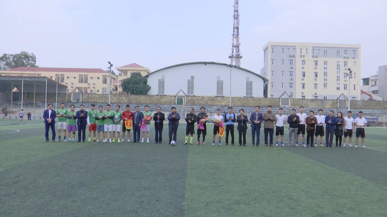 Công ty TNHH Phát triển du lịch Quốc tế Phượng Hoàng giao hữu bóng đá với Đài PT&TH Bắc Ninh