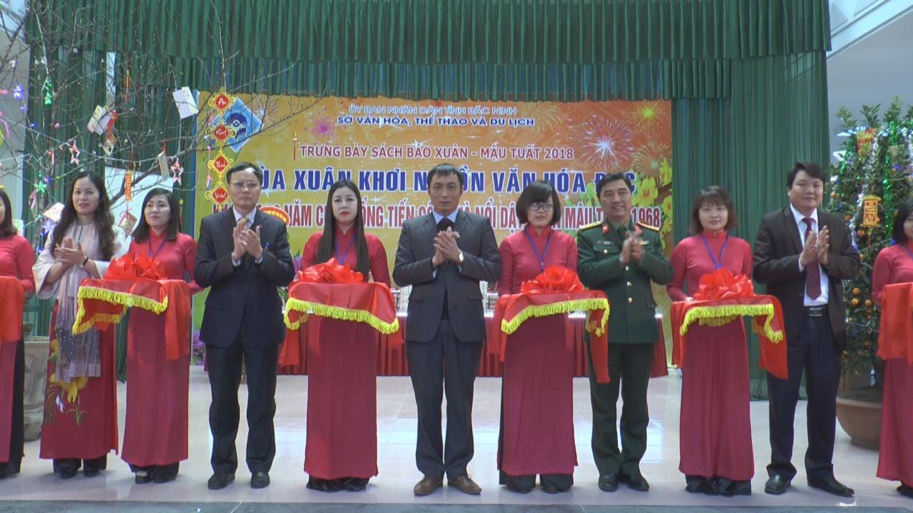 Khai trương Phòng trưng bày sách, báo Xuân 2018