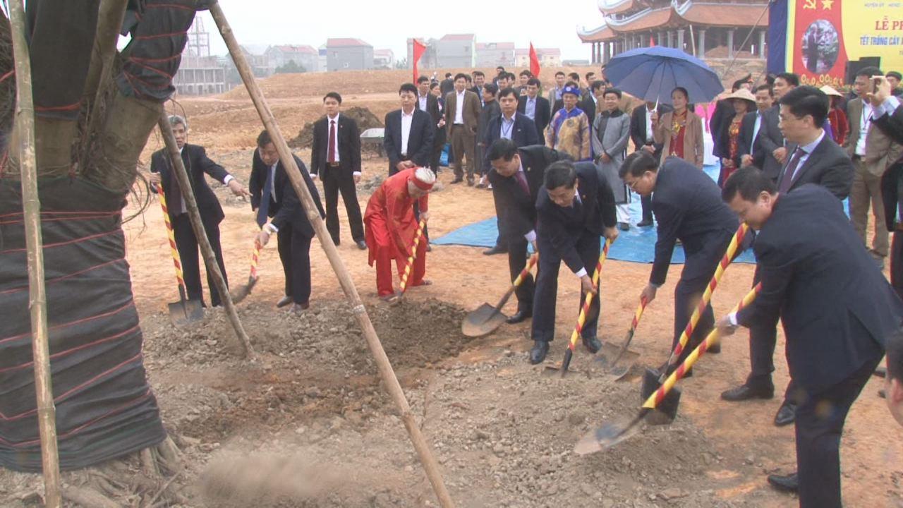 Các đồng chí lãnh đạo tỉnh dự Tết trồng cây Xuân Mậu Tuất 2018  với các địa phương, đơn vị trong tỉnh
