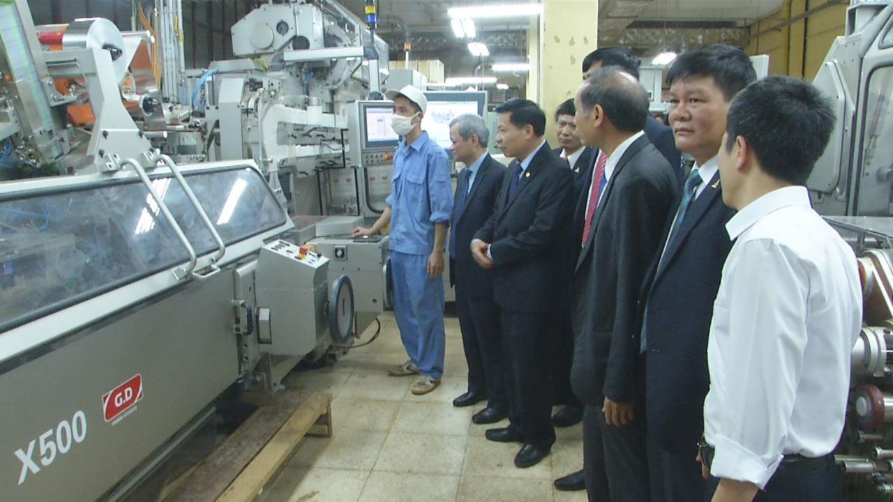 Lãnh đạo tỉnh thăm và làm việc với Công ty Thuốc lá Bắc Sơn