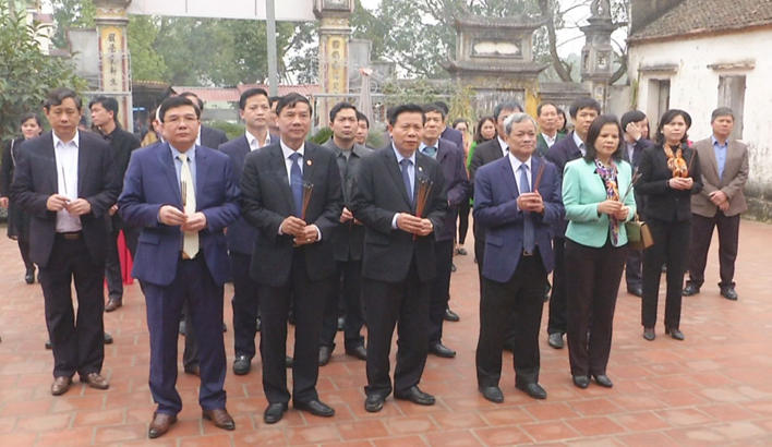 Lãnh đạo tỉnh dâng hương tại Đền thờ Vua Bà – Thủy tổ Quan họ