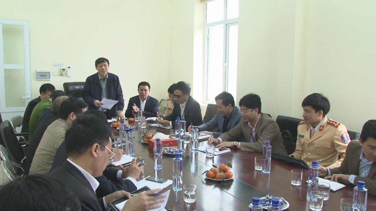 Phó Chủ tịch Thường trực UBND tỉnh Nguyễn Tiến Nhường  kiểm tra công tác chuẩn bị thu phí dịch vụ Quốc lộ 38