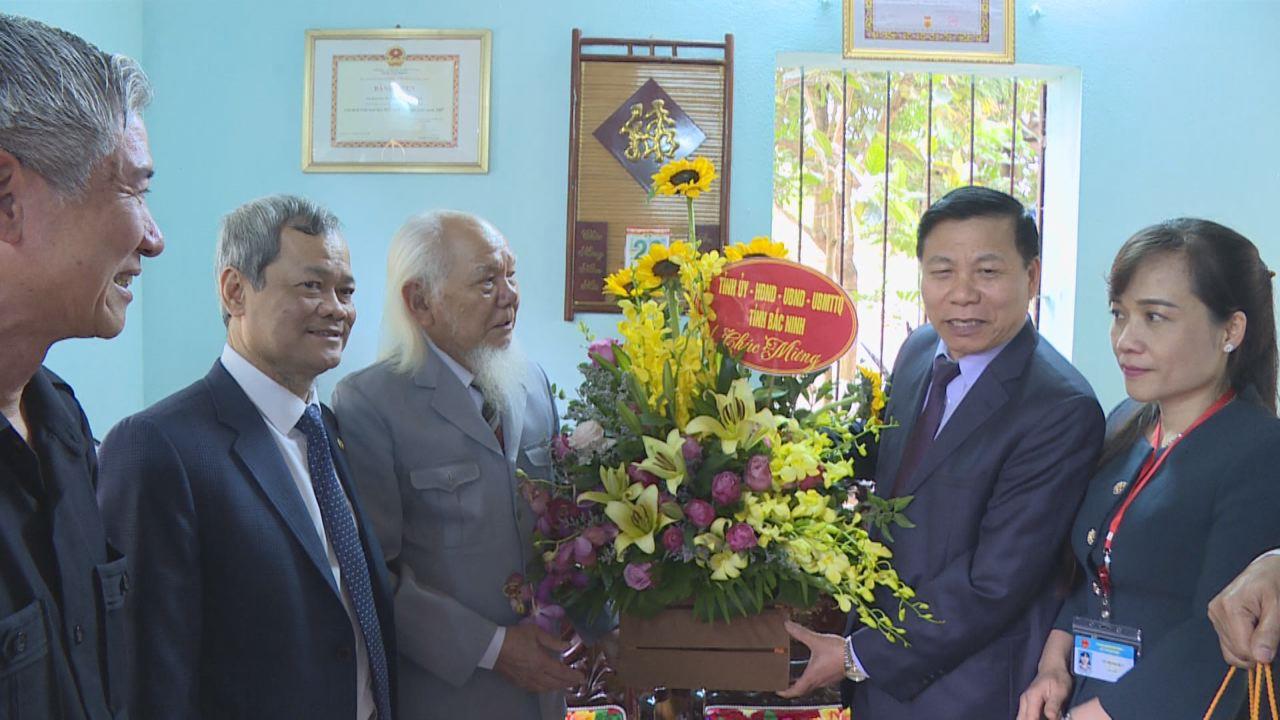 Bí thư Tỉnh ủy Nguyễn Nhân Chiến thăm các đồng chí lãnh đạo ngành y tế qua các thời kỳ nhân Ngày Thầy thuốc Việt Nam 27/2
