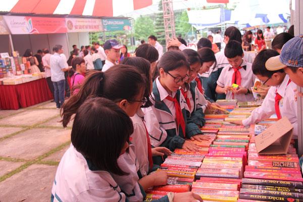 Sách-văn hóa, phát triển và hội nhập           