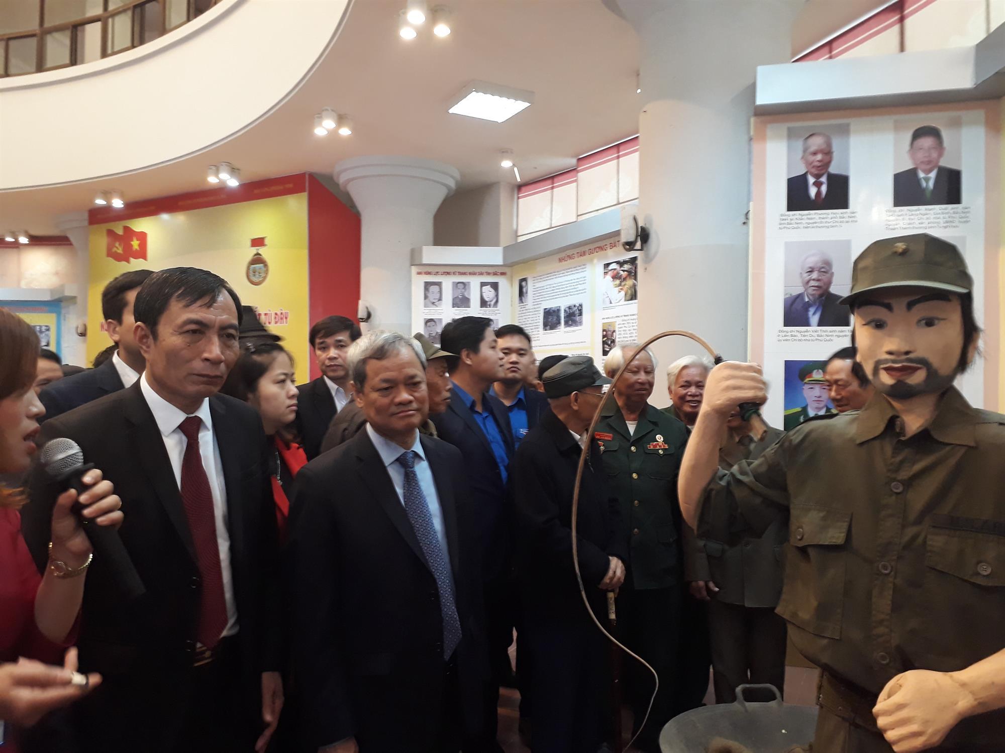 Khai mạc trưng bày "Sáng mãi tấm gương người chiến sỹ cách mạng  tỉnh Bắc Ninh bị địch bắt tù đày"          