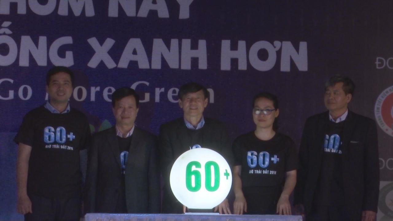 Gần 200 đoàn viên thanh niên đạp xe hưởng ứng chiến dịch Giờ Trái đất