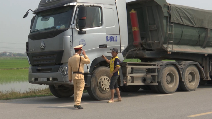 Tăng cường các biện pháp xử lý xe quá tải trọng