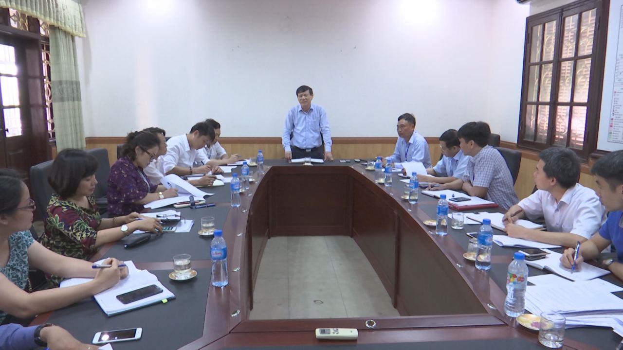 Phó Chủ tịch Thường trực UBND tỉnh Nguyễn Tiến Nhường làm việc với  Sở Giao thông vận tải về tình hình thực hiện các dự án đầu tư công