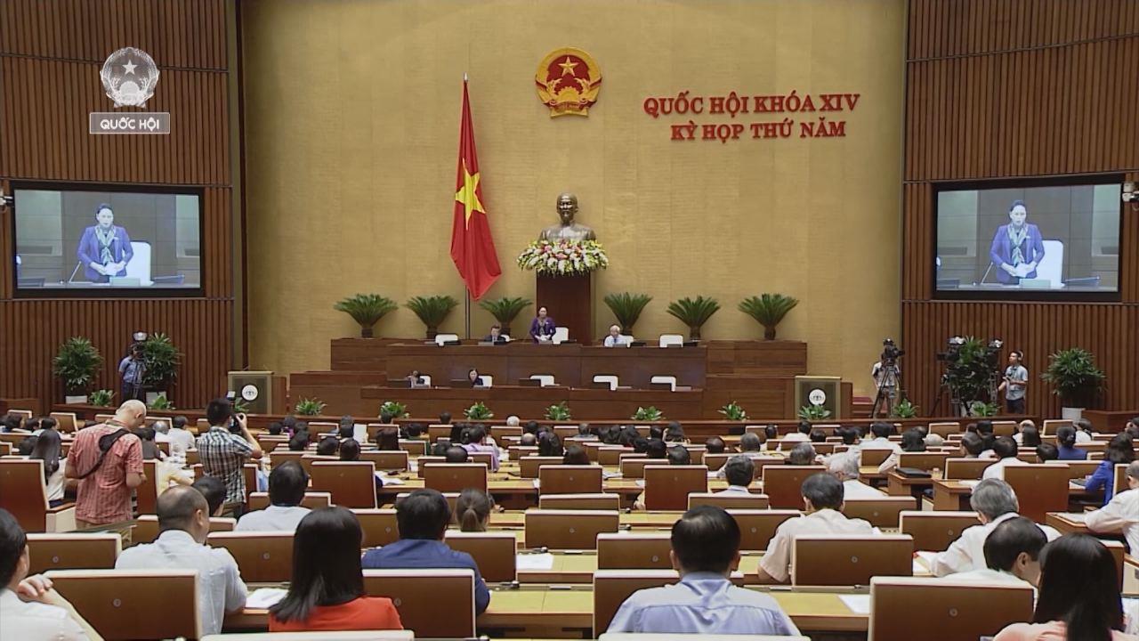 Quốc hội biểu quyết lùi thông qua Luật đặc khu, kêu gọi người dân bình tĩnh