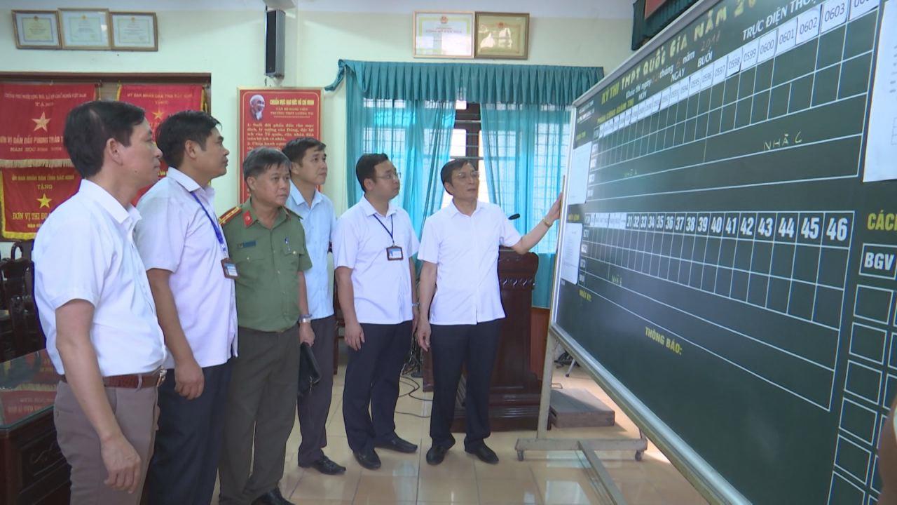 Phó Chủ tịch UBND tỉnh Nguyễn Văn Phong kiểm tra công tác chuẩn bị cho kỳ thi THPT Quốc gia tại Lương Tài