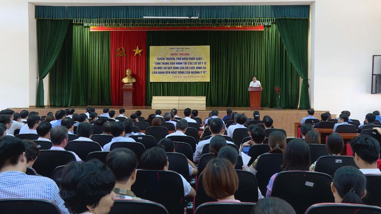 Tuyên truyền, phổ biến pháp luật cho đội ngũ cán bộ ngành y tế tỉnh