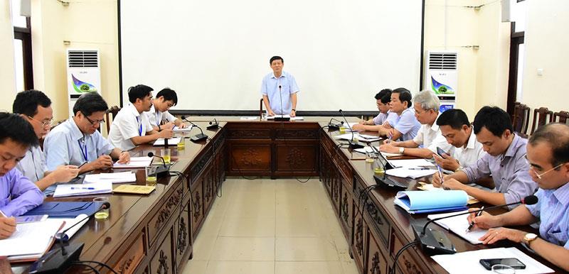 Họp bàn về tình hình cung cấp điện, nước trong những ngày nắng nóng cao điểm