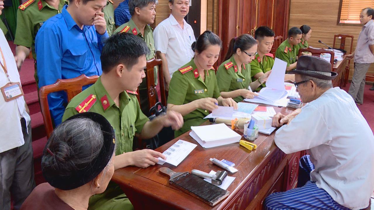  Chương trình tình nguyện cấp Chứng minh nhân dân cho đối tượng chính sách