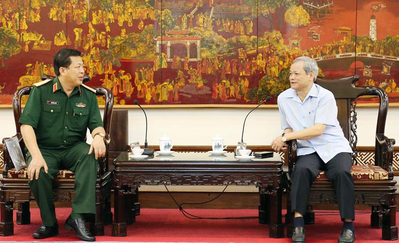 Chủ tịch UBND tỉnh tiếp và làm việc với Tư lệnh Quân khu 1