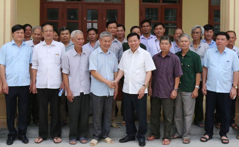 Các đồng chí lãnh đạo tỉnh dự sinh hoạt Chi bộ tại một số địa phương