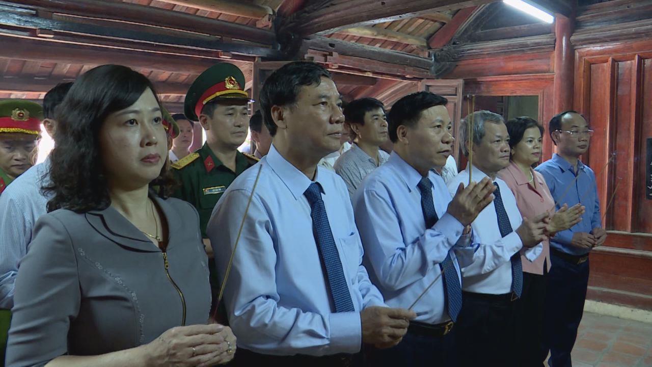 Lãnh đạo tỉnh dâng hương tưởng niệm đồng chí Lê Quang Đạo