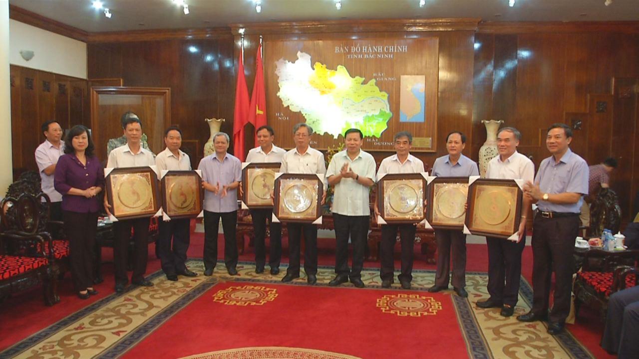 Ban Thường vụ Tỉnh ủy gặp mặt, chia tay các cán bộ nghỉ hưu