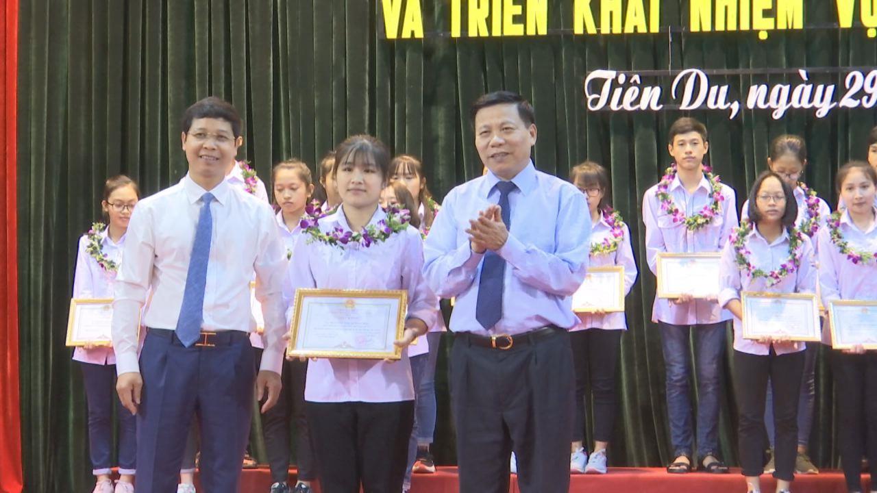Tiên Du trao thưởng quỹ khuyến học khuyến tài Nguyễn Đăng Đạo
