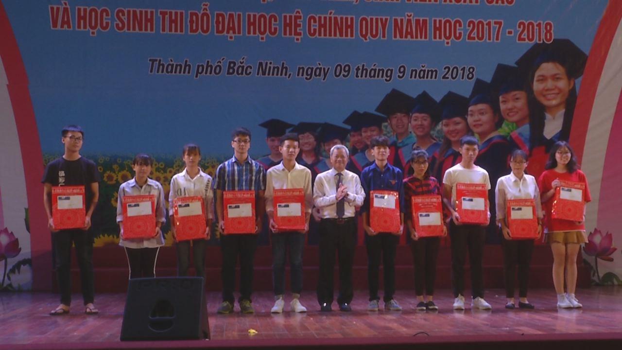 Thành phố Bắc Ninh tuyên dương giáo viên, học sinh có thành tích xuất sắc