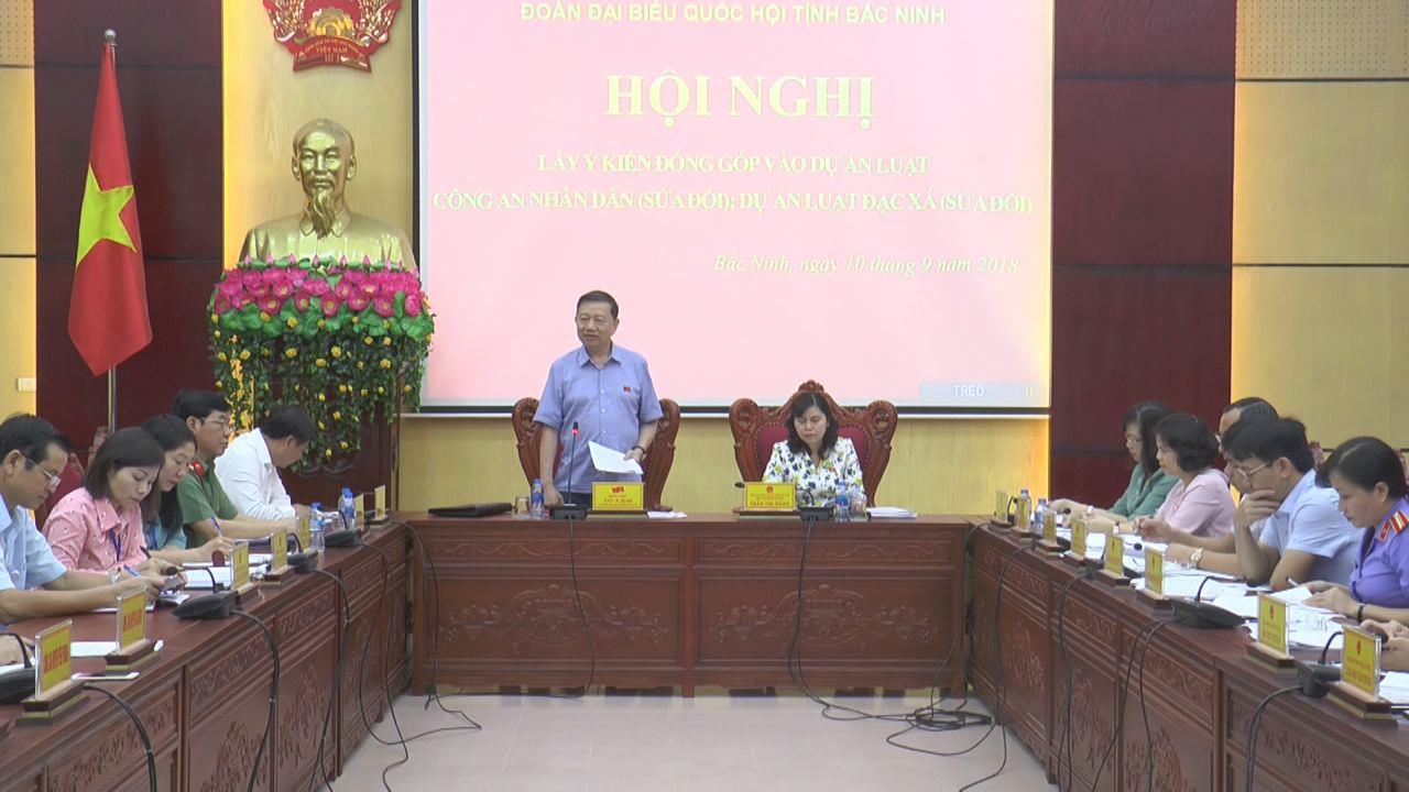 Đoàn đại biểu Quốc hội tỉnh lấy ý kiến vào 2 Dự án Luật