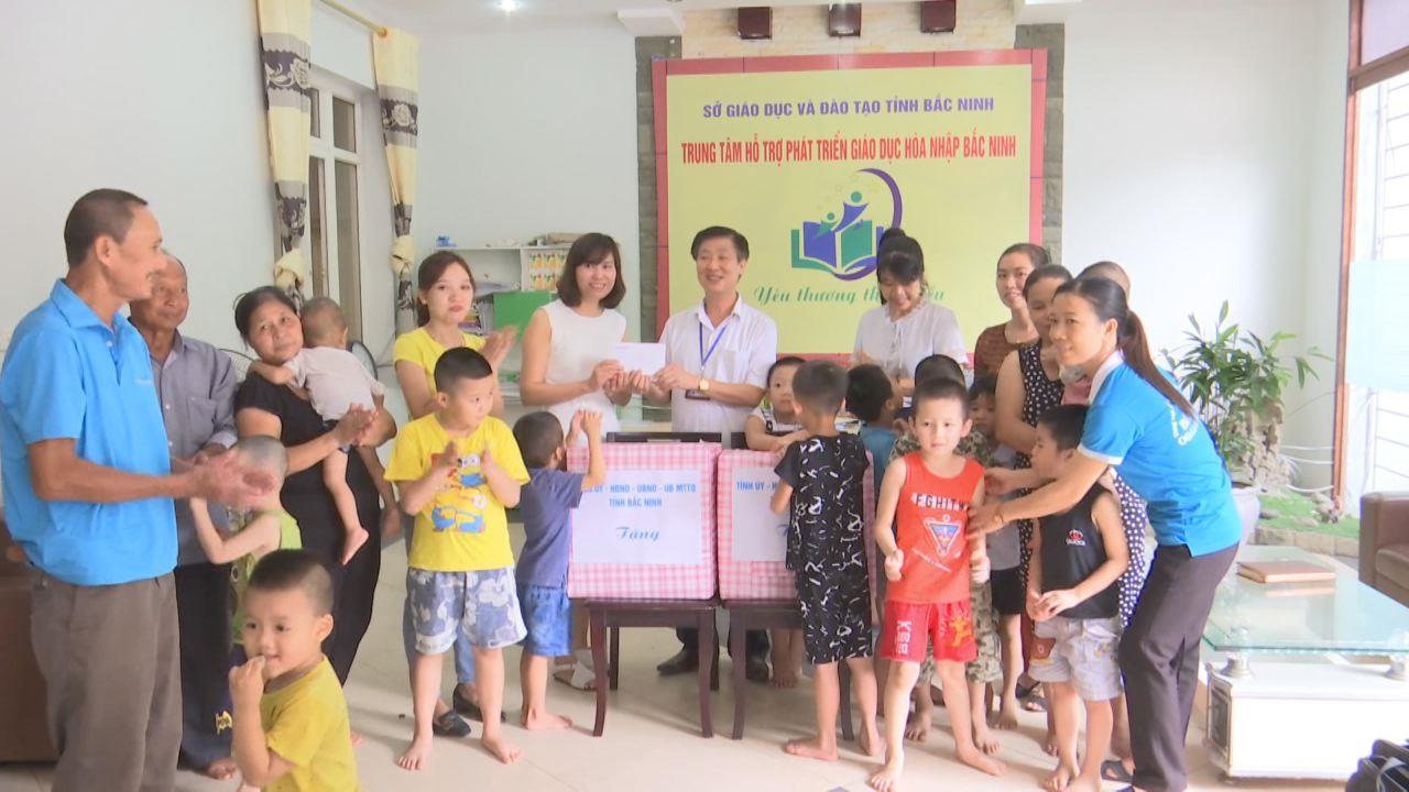 Sở Lao động, Thương binh và Xã hội  thăm và tặng quà trẻ em nhân dịp Tết Trung thu