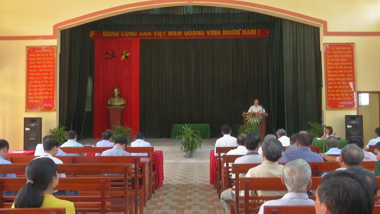 Phó Bí thư Thường trực Tỉnh ủy Nguyễn Hữu Quất  dự sinh hoạt Chi bộ tại huyện Quế Võ