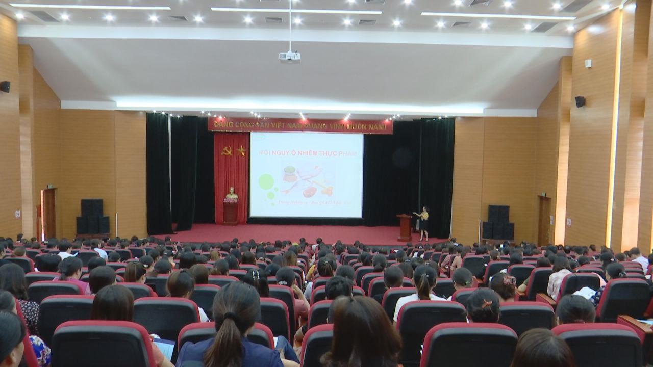 Tập huấn kiến thức vệ sinh ATTP trong trường học