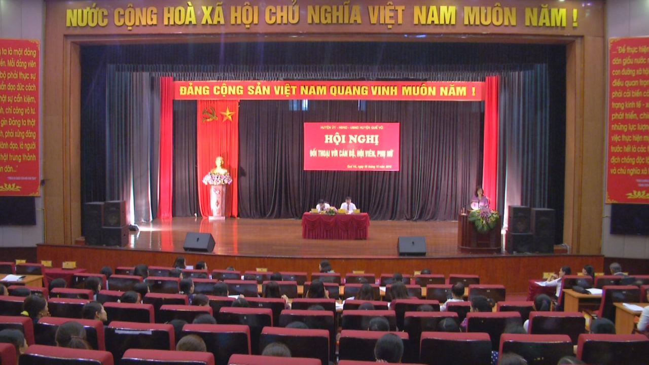 Đối thoại giữa người đứng đầu cấp ủy, chính quyền huyện Quế Võ với cán bộ, hội viên phụ nữ