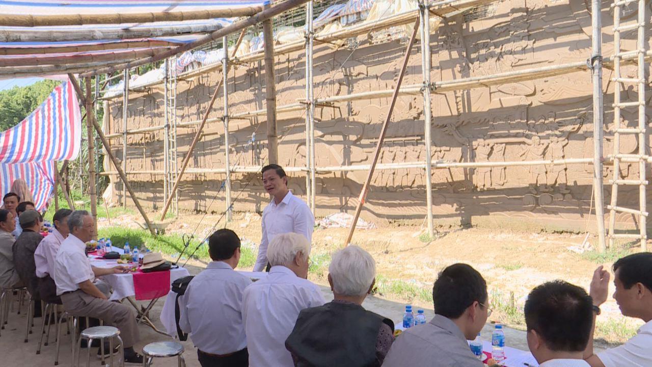 Thông qua phương án thiết kế bức phù điêu  “ Theo dòng lịch sử và văn hiến Bắc Ninh – Kinh Bắc”