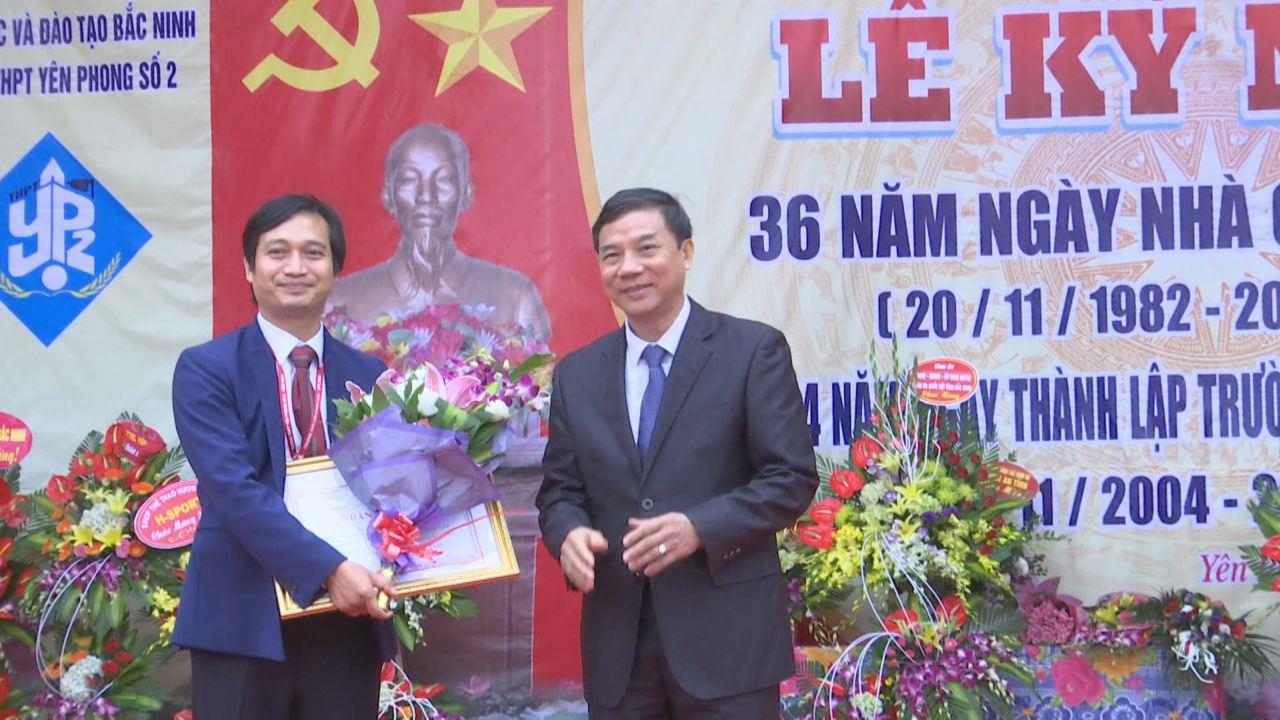 Lãnh đạo tỉnh chúc mừng ngày Nhà giáo Việt Nam tại một số địa phương