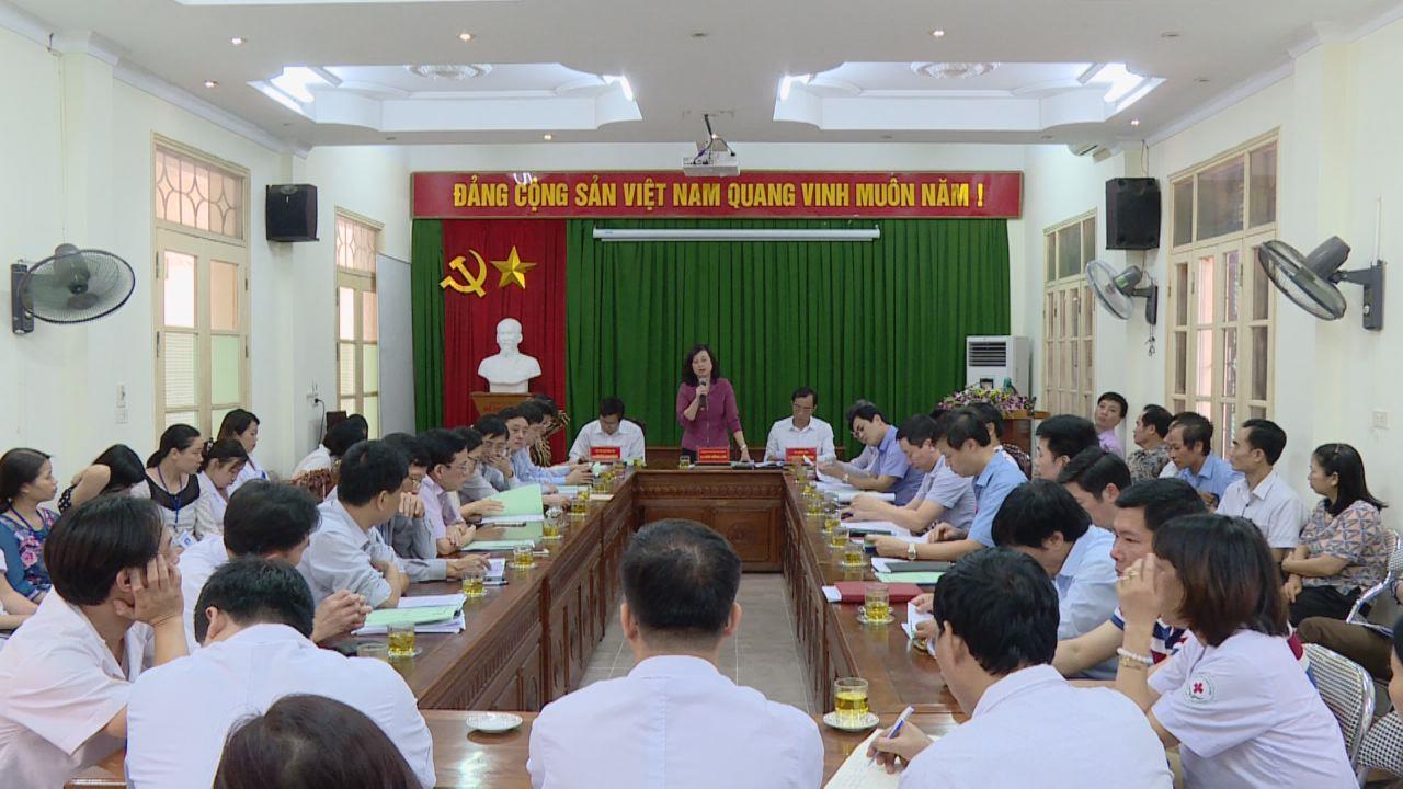 Lãnh đạo tỉnh thăm, làm việc tại Trung tâm Y tế thị xã Từ Sơn